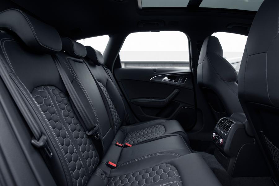 Интерьер Audi RS6 Avant (4G, C7) 2015 года  (AU) (фото 16 из 18)